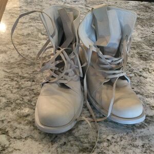 Men's Cream Chukka Boots